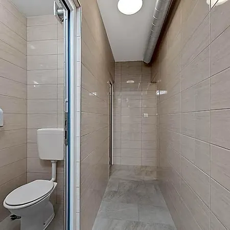 Hostal Elli *