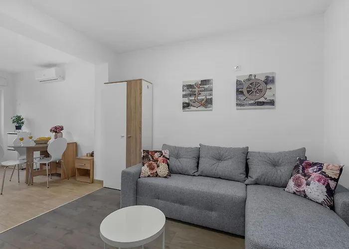 Hostel Elli