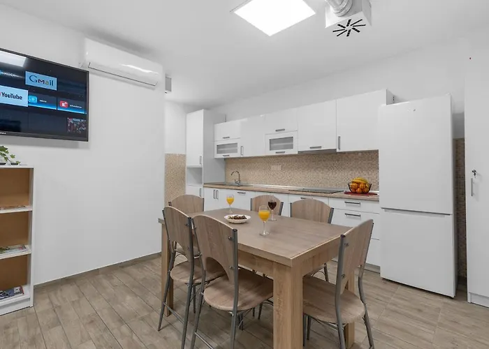 Elli Hostel